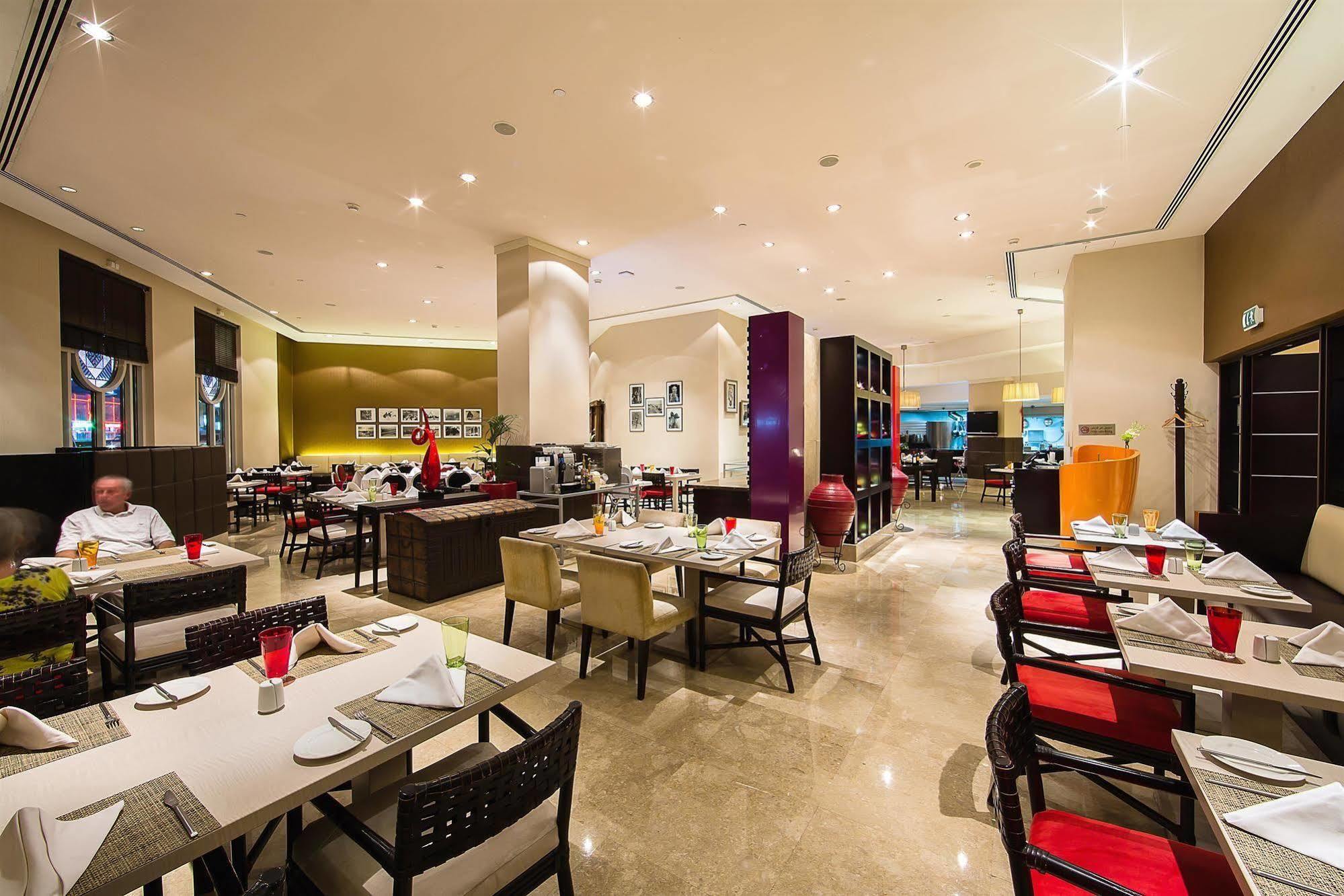 Ramada Plaza By Wyndham Dubai Deira Hotel Restaurante foto